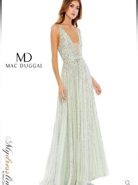 Mac Duggal Size 12 Sequined Illusion Plunge Neck A-Line Gown in Mint $398